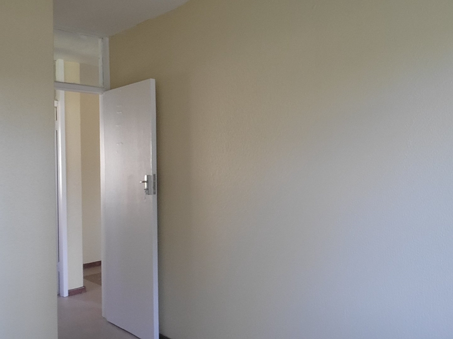 To Let 2 Bedroom Property for Rent in Ruyterwacht Western Cape